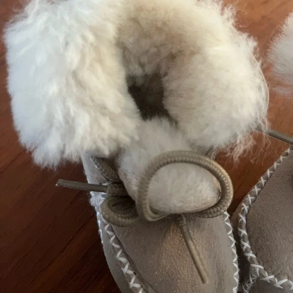 Baby Booties - Picture 3 of 4